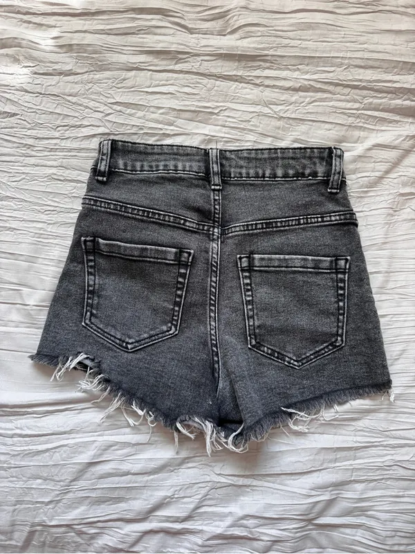 High-Waist Black Frayed Hem Denim Shorts - Image 4