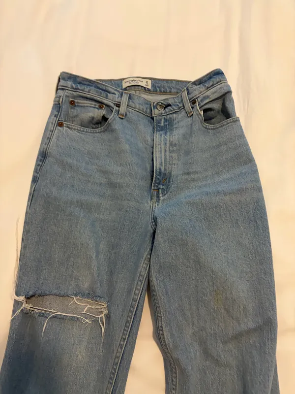 Abercrombie High-Rise Jeans 90s Straight - Image 4