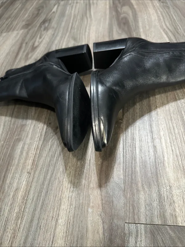 House of Harlow 1960 Black Leather Chelsea Ankle Boots - Image 9
