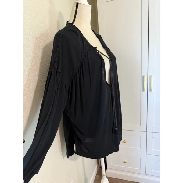 Free People We The Free Black Tassel Tie V-Neck Linen Blend‎ Top Size M - Image 2