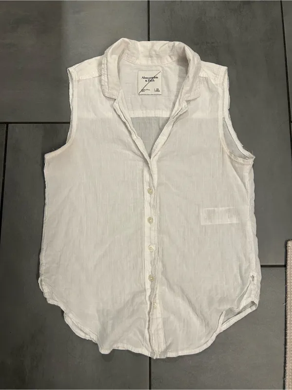 Abercrombie and Fitch Women’s Button-Down Tank - Image 2
