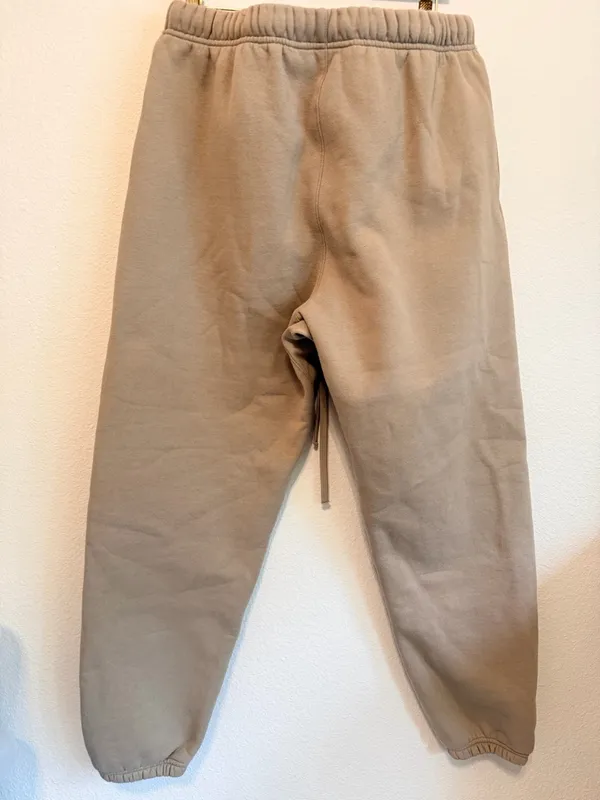 Fear of God Essential fleece Sweatpants color beige, straight leg size M Unisex - Image 10