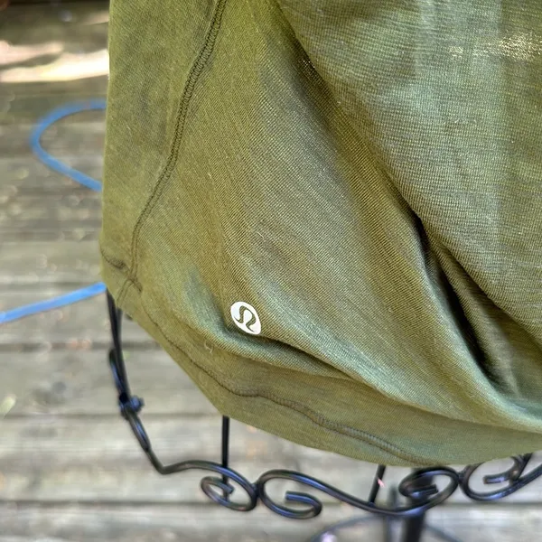Lululemon Women's Green Shirt​ - Image 3