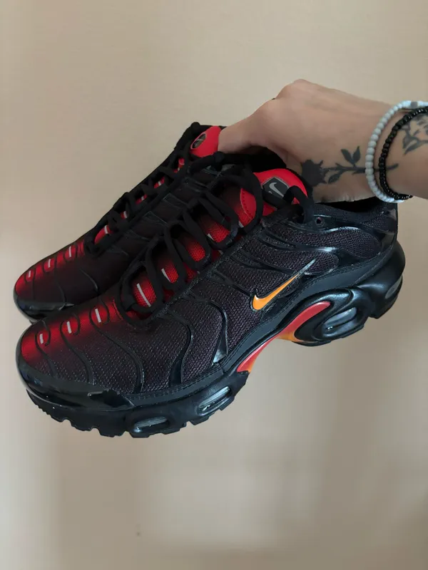 Nike Air Max Plus GS ‘Black University Red’ - Image 5