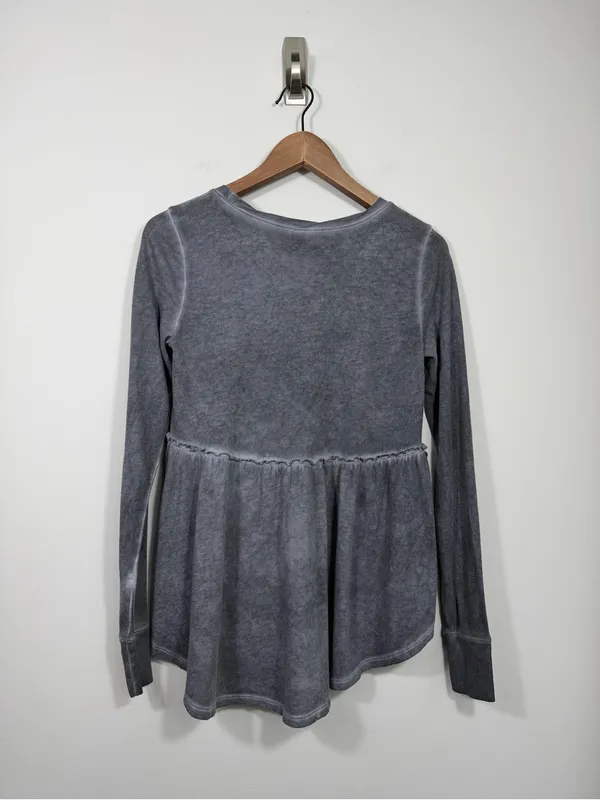 Hollister Women’s Medium Gray Mineral Wash Babydoll Peplum Long Sleeve Top - Image 2