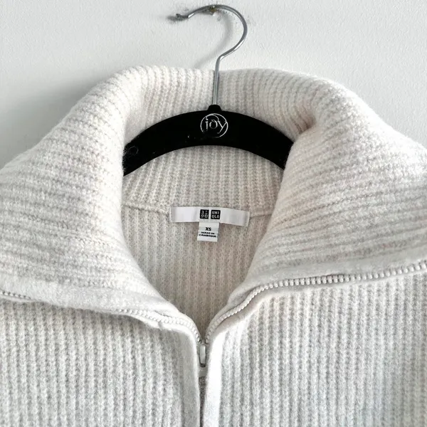 Uniqlo Zip Up - Image 3