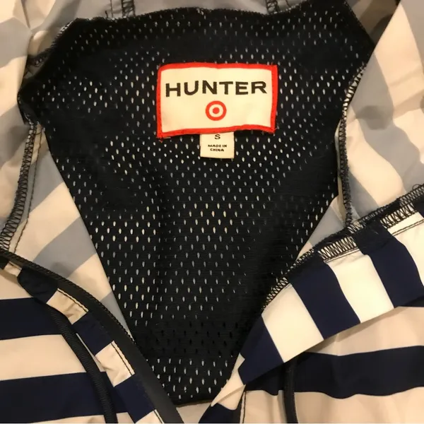 Hunter by Target Blue, Green, and White Rain Jacket. Has Stripes and Mesh Detail - Image 9