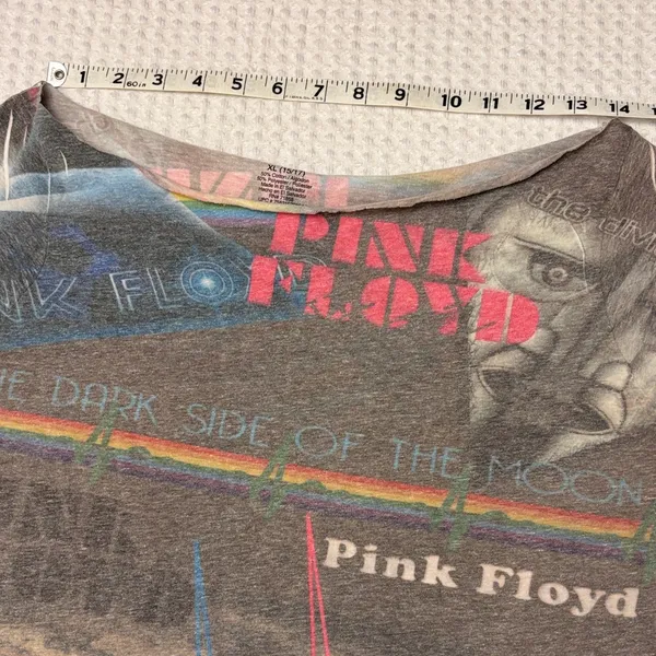 Pink Floyd Dark Side of the Moon Gray Graphic Concert Band Tee Rainbow Print M/L - Image 9