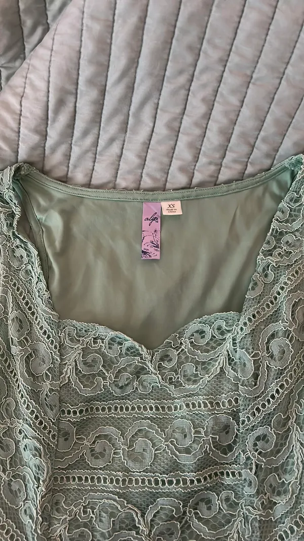 Alya Green Lace Dress - Image 3