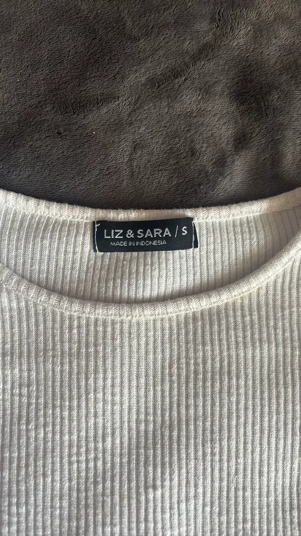 White Tight Cropped Shirt Size XS - Image 3