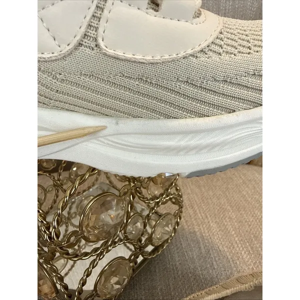 Outwoods Women's lightweight athletic mom sneaker resort travel cream color 6.5 comfort - Image 2