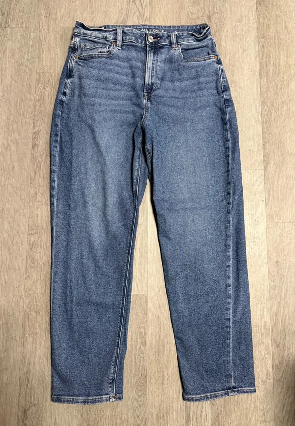 American Eagle Mom Jeans - Image 2