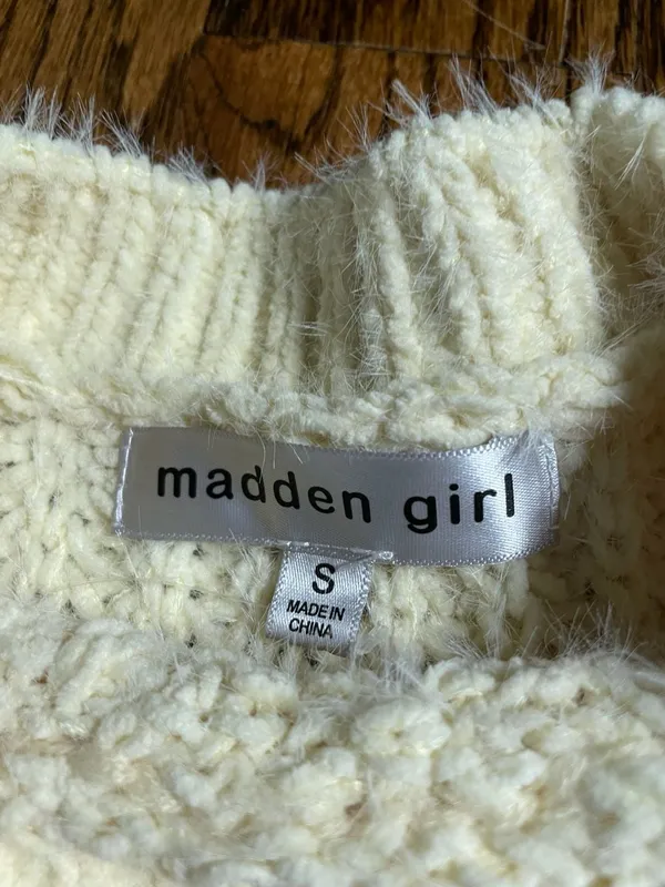 Madden Girl Cable Knit Pullover Size S Butter Yellow Fuzzy Sweater - Image 3