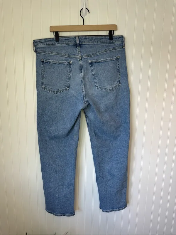 Old Navy Womens High Rise OG Loose Light Blue Jeans Distressed Smooth Pockets 16 - Image 3