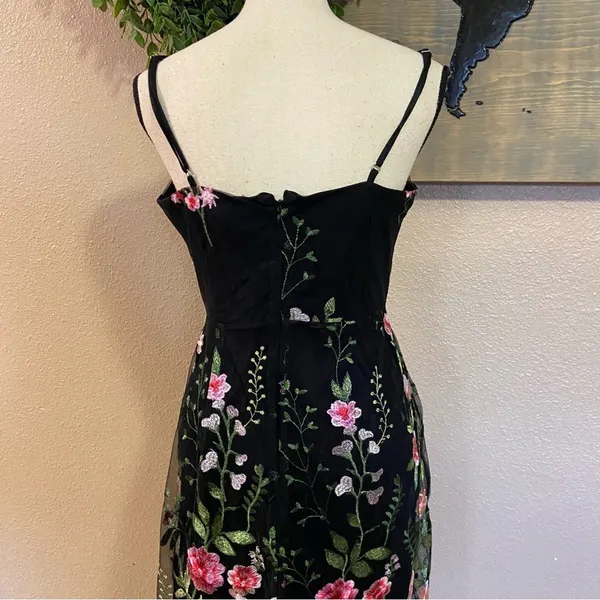 NWOT Lulus Blooming For Love Black Floral Embroidered Midi Dress - Image 10