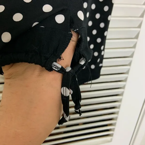 L/XL Black polka dot cotton tie up blouse - Image 5