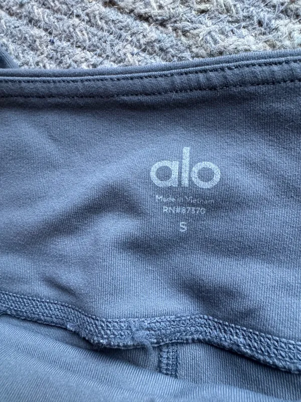 Alo Yoga Leggings - Image 3