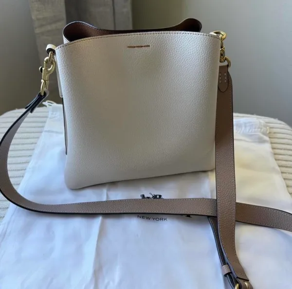 Coach Willow Bucket Bag in Chalk  - Image 5