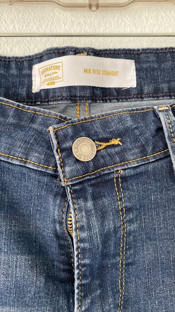 Levi Strauss Signature Jeans - Image 3