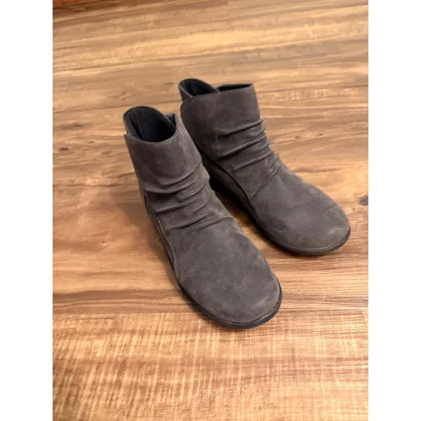Clarks Cloudsteppers Sillian Tino Grey Ruched Ankle Boots‎ Sz 8 - Image 8