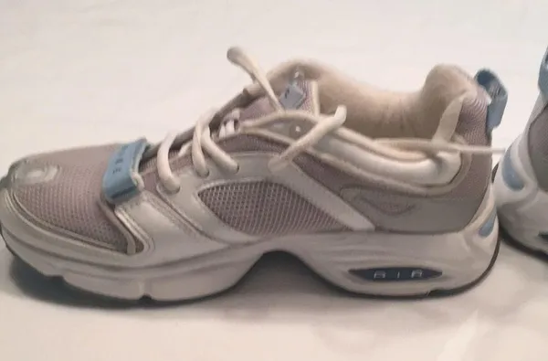 Women’s Nike Air Sneakers-Size 7 - Image 6