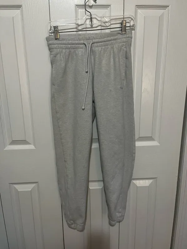 Aritzia TNA Sweatfleece Cozy Fleece Boyfriend Fit Sweatpants Light Grey XS - Image 2