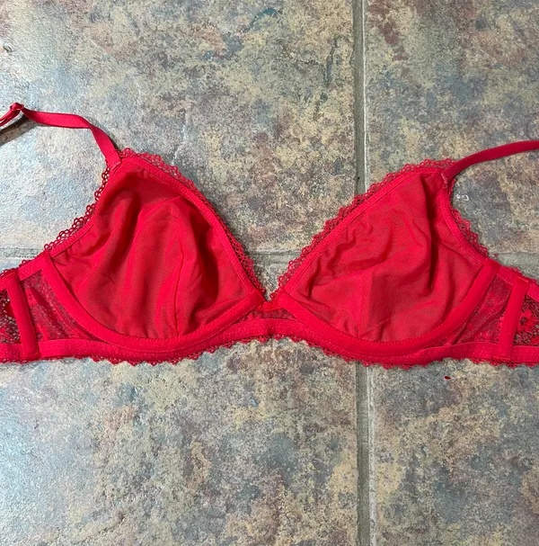victoria’s secret large red lace bralette - Image 3