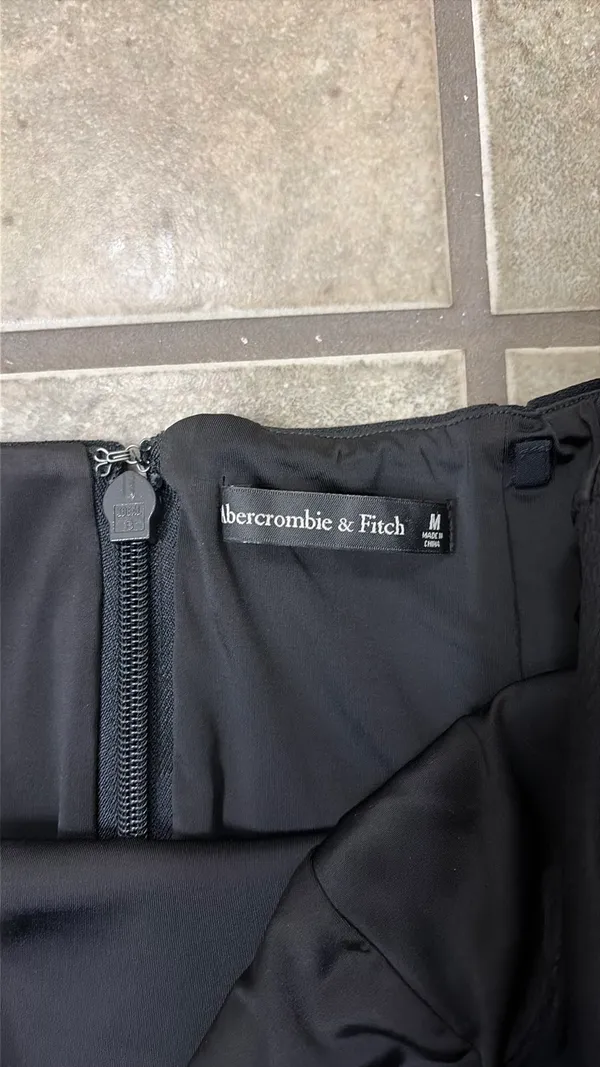 Abercrombie Black Strapless Top - Image 3