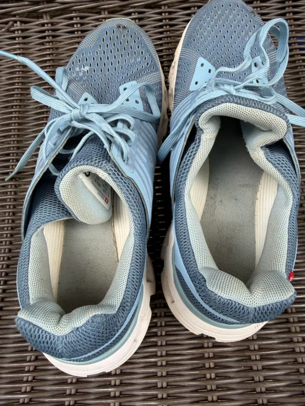 On Cloud Size 9.5 On Cloudswift Lake Sky Women Sneaker Shoe - Image 8