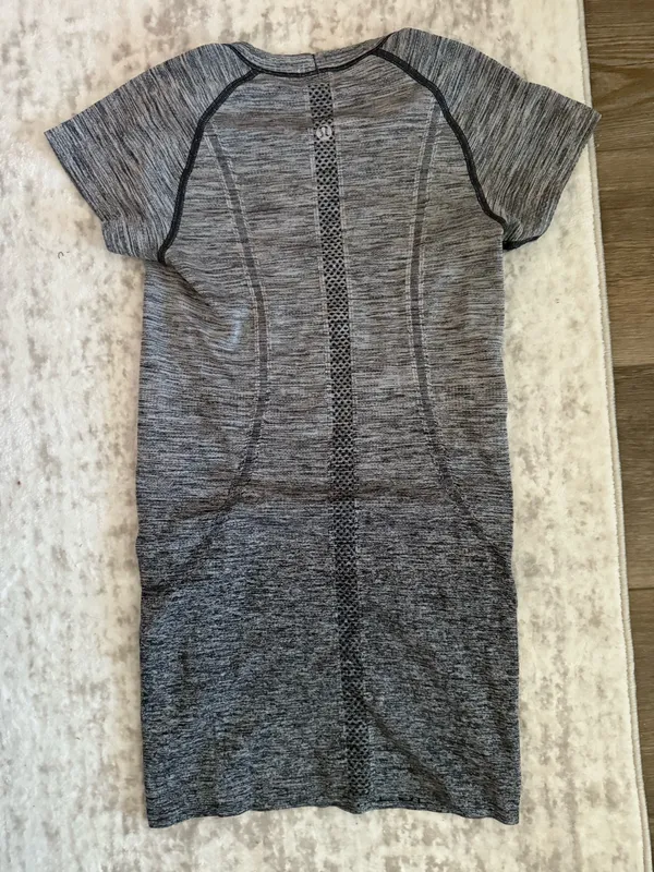 Lululemon Swiftly Tech Short Sleeve 2.0 - Image 2
