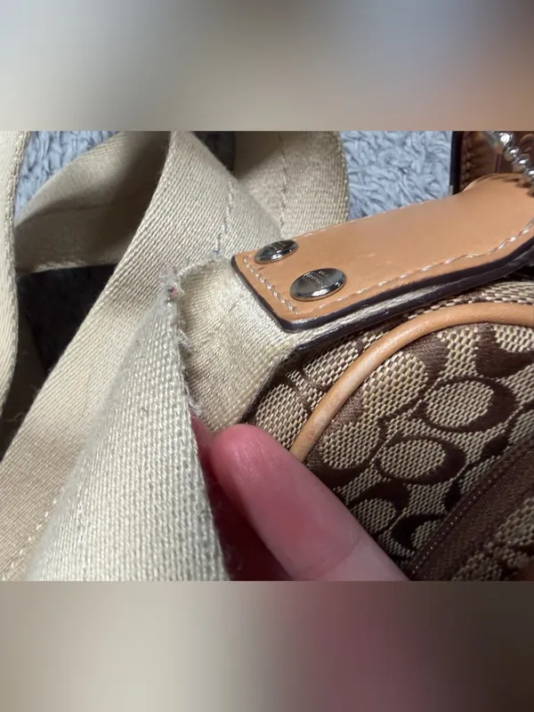 Coach Tan Signature Canvas Crossbody Bag swing pack - Image 12
