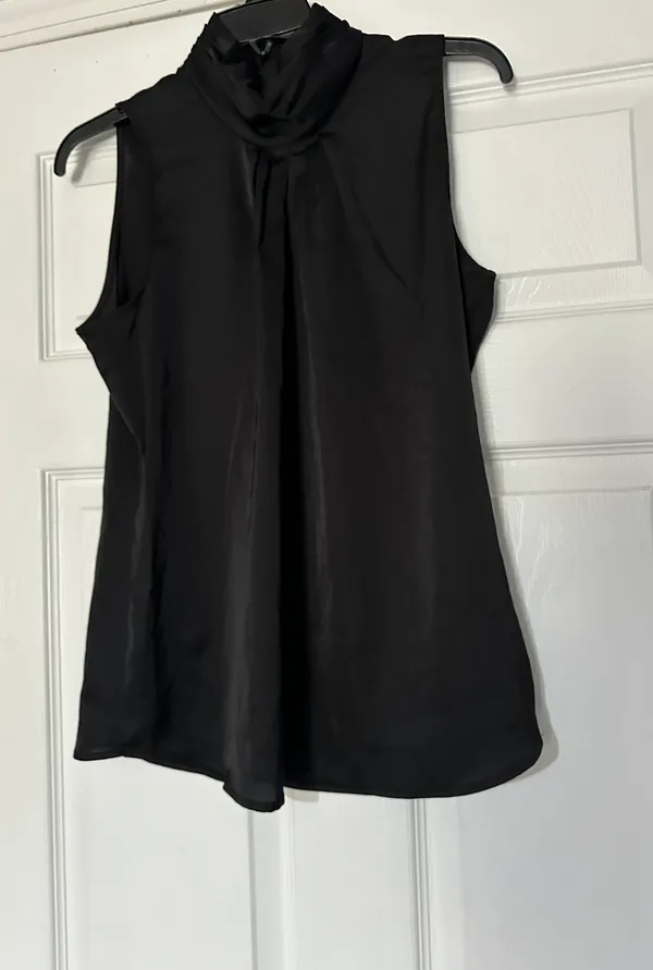 New York Company sleeveless blouse is a size small. - Image 8