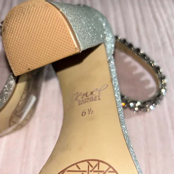 Badgley Mischka Jewel Size 6.5 Silver Jeweled Chunk Heels - Image 10