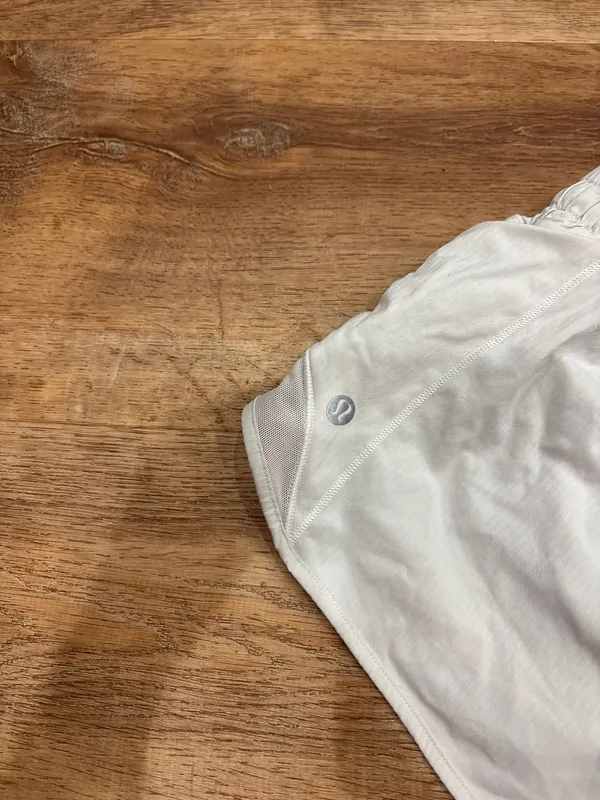 Lululemon Hotty Hot 2.5" White Shorts - Image 2