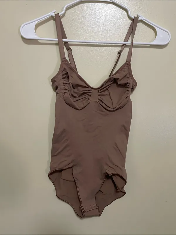 SKIMS Seamless Sculpting Bodysuit - Taupe - Image 2