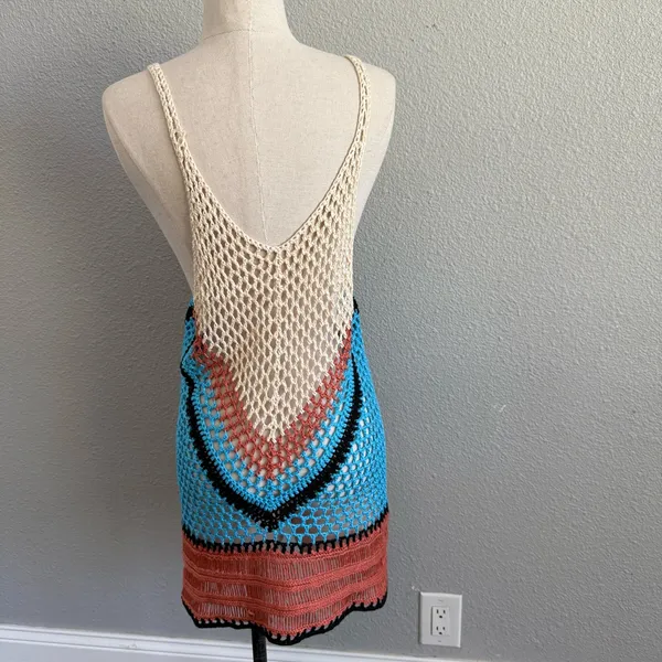 Deep‎ V Crochet Knit Dress Size Medium - Image 5