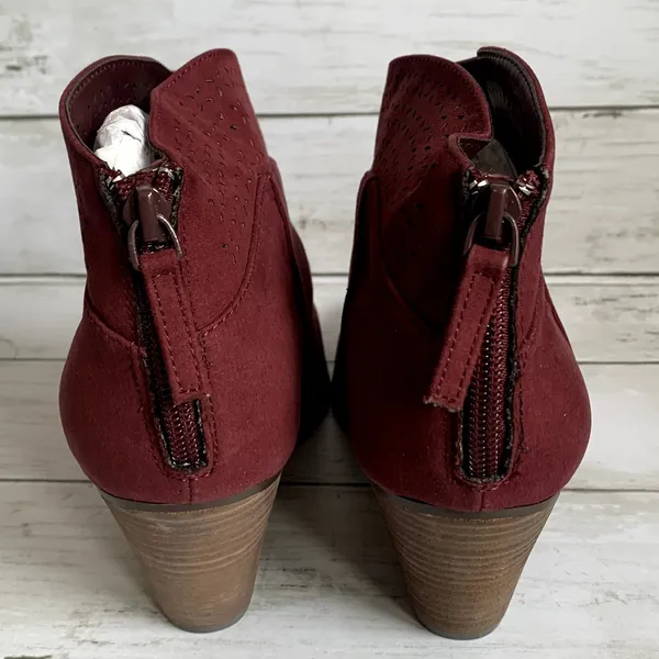 NWT Violet & Red Jackson Laser Cut Topline Booties in Burgundy‎ Red - Image 3