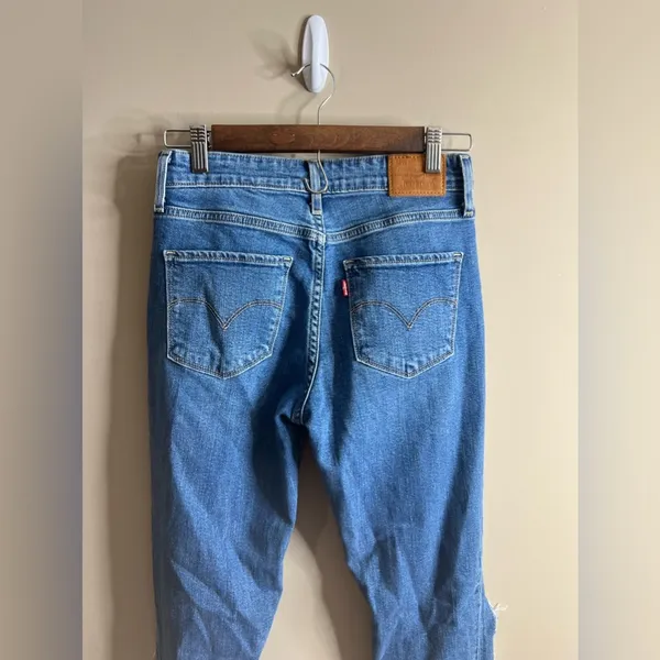 Levis high rise skinny jeans size 27 - Image 6