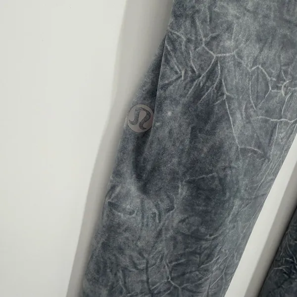 Lululemon leggings size 4 - Image 3