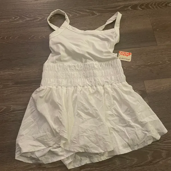 Free People NWT white way home skortsie. Size Small - Image 14