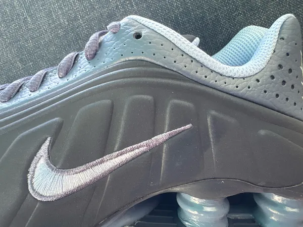Nike Shox 5 youth women’s 6.5 - Image 2