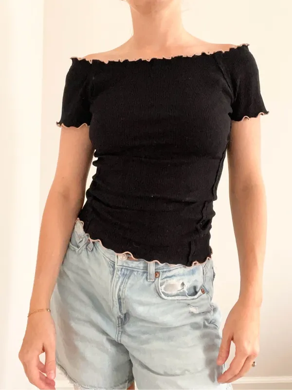 We The Free Black Off-the-Shoulder Ribbed Lettuce-Trim Crop Top - Image 3