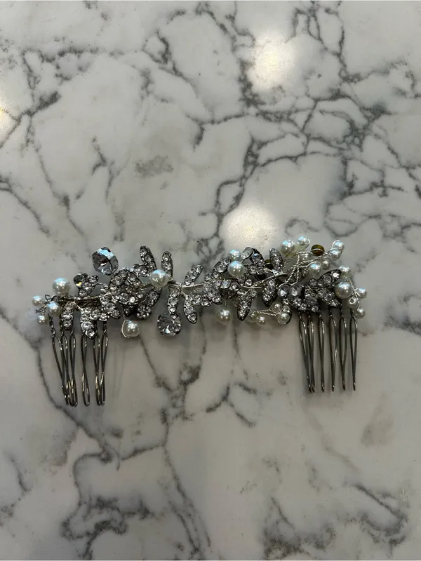 Silver‎ Toned w/ Faux Pearls & Rhinestones Bridal Hair Comb - Image 2