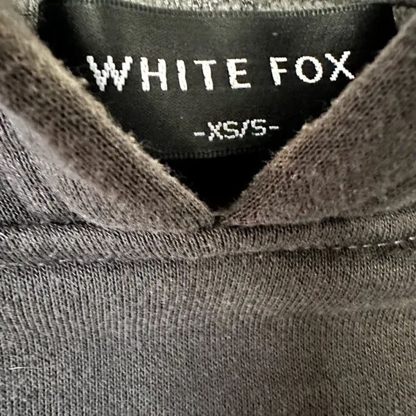 1059 White fox hoodie xs/s oversized hoodie nwot - Image 2