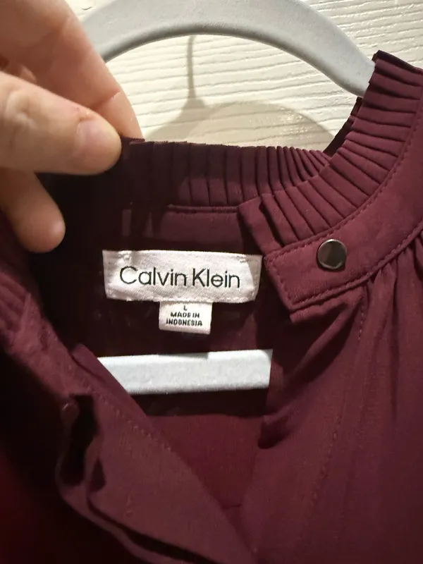 Calvin Klein Maroon Sleveless Blouse - Image 2