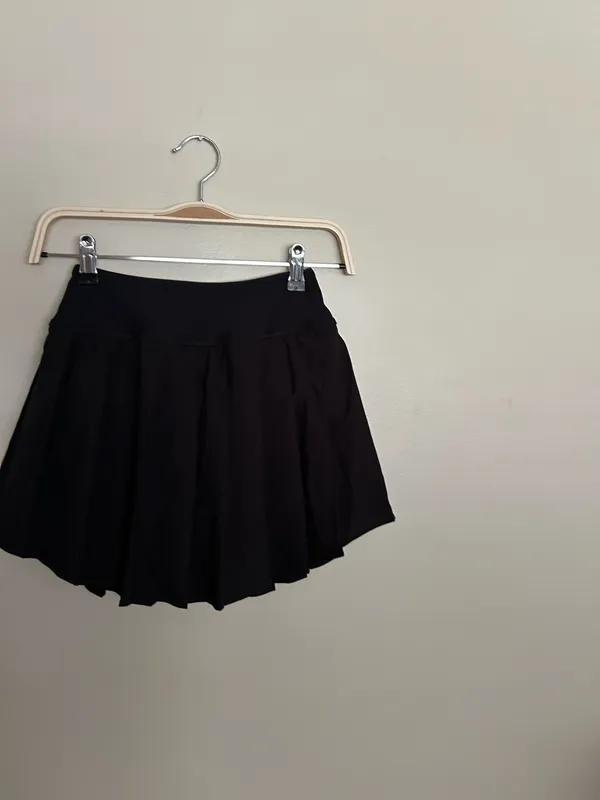 Old Navy black pleated skort  - Image 3