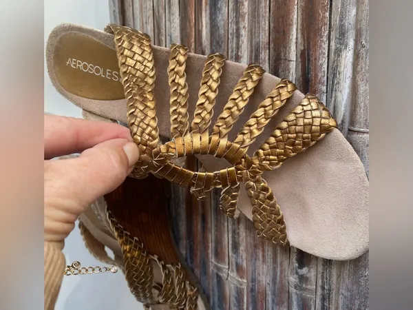 Aerosoles gold metallic braided woven Strappy sandals wedge heels 9 - Image 2