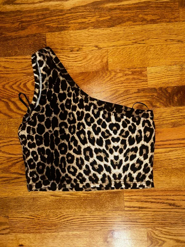 Shein One-Shoulder Cheetah Top - Image 2
