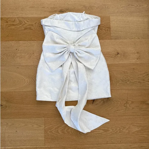 Lulu’s - Destiny Floral Jacquard Strapless Mini Dress Back Bow Detail in White - Image 5