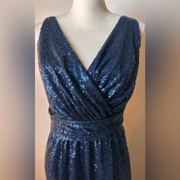 David’s Bridal Dark Blue Sequin V-Front & Back Long Dress 16 Spring‎ Wedding - Image 4